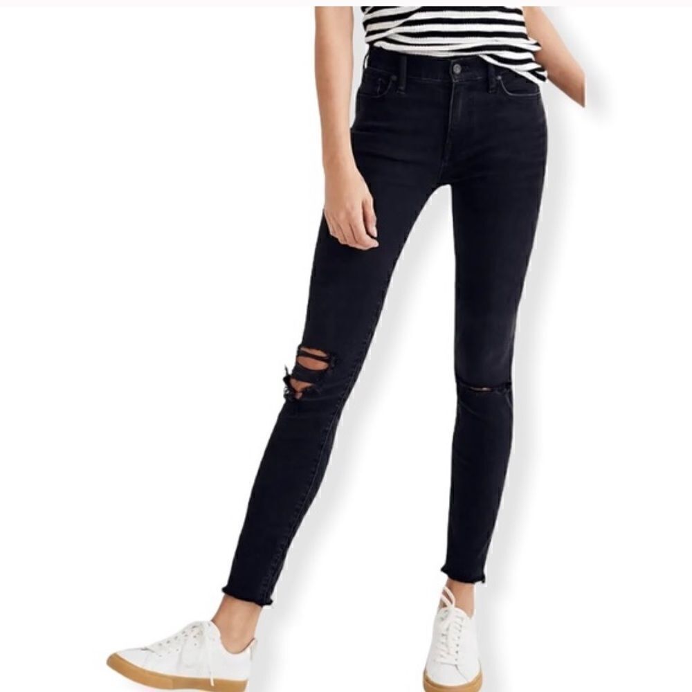 Madewell 10 inch high riser distressed raw hem ripped black skinny jeans size 26